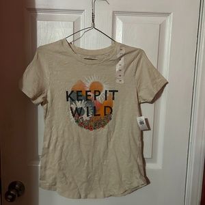 XS OLD NAVY KEEP IT WILD EXTRA SMALL T SHIRT SMALL NWT NEW WITH TAGS GRAPHIC TEE